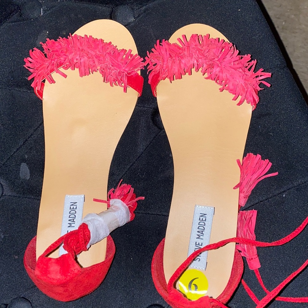 Steve Madden red fringe flat sandals